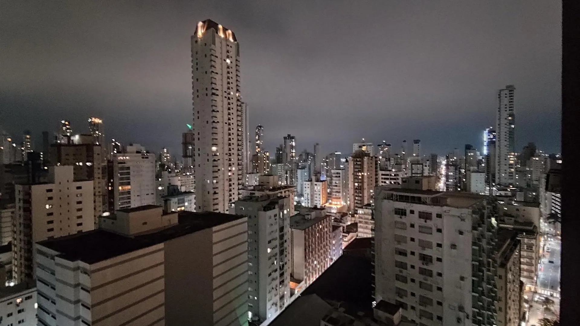Av Central - Coracao De Balneario Camboriu! Ed Imperador Brasile